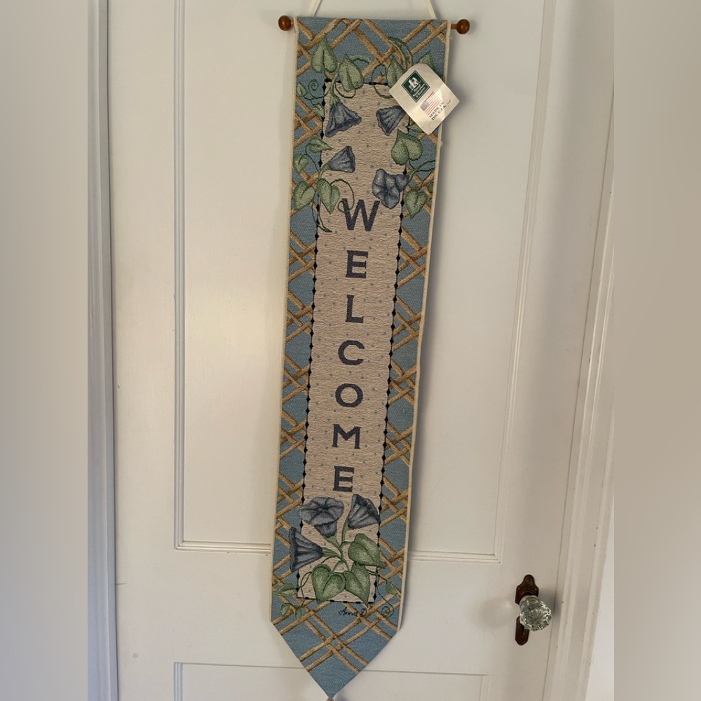 Manual Woodworkers & Weavers ‘Welcome’ sign.